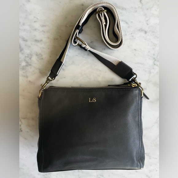 Lo&Sons Pearl Black Nappa Leather Crossbody Organizer, gold, replacement strap - Picture 6 of 15